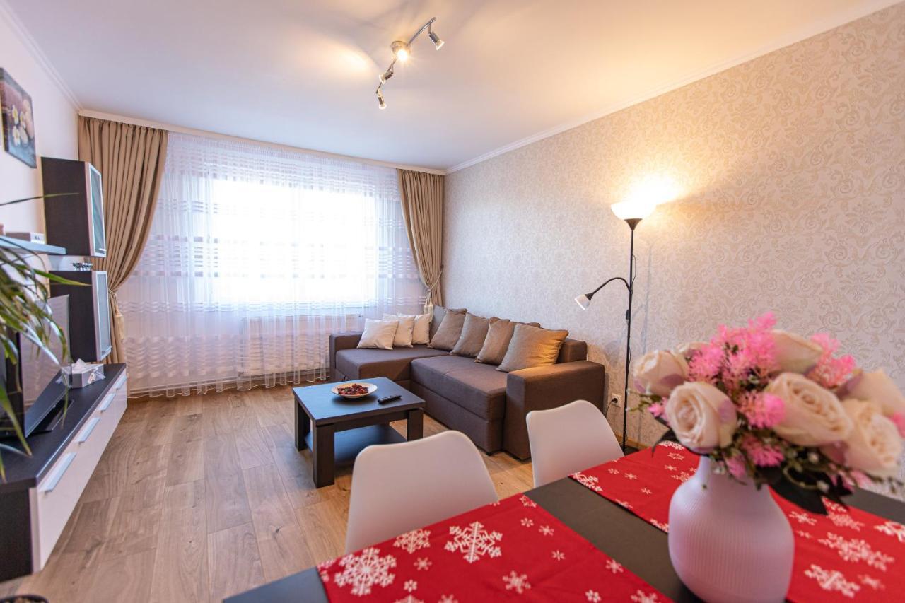 Onyx - Wonder Aparthotel Brasov Bagian luar foto